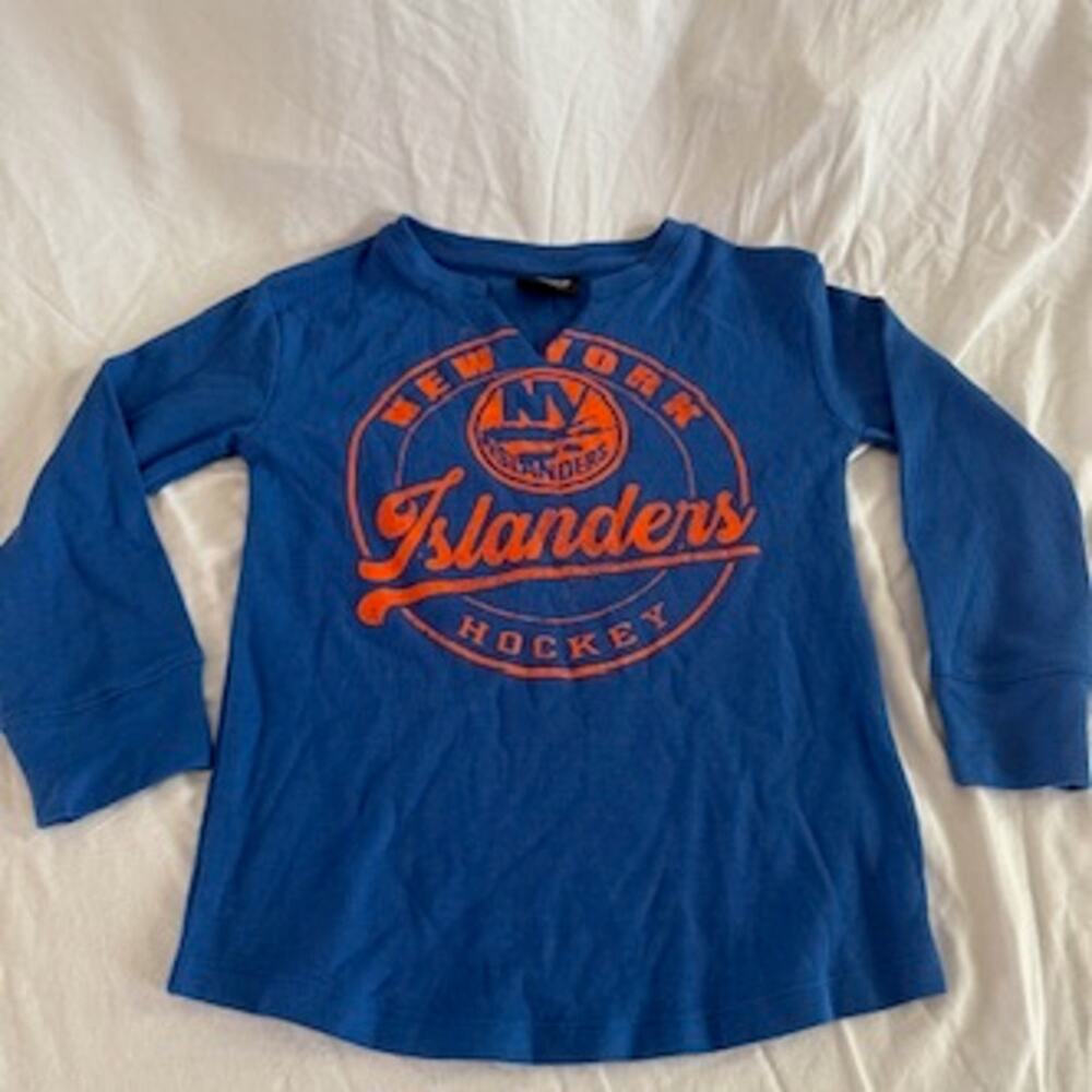 NHL New York Islanders long sleeve size medium 7/8